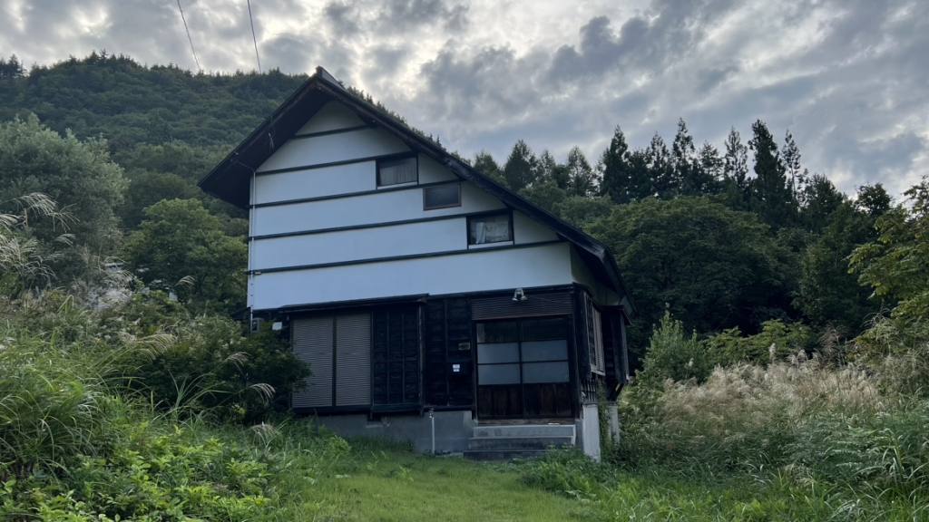 福島県大沼郡昭和村大字佐倉字畑山