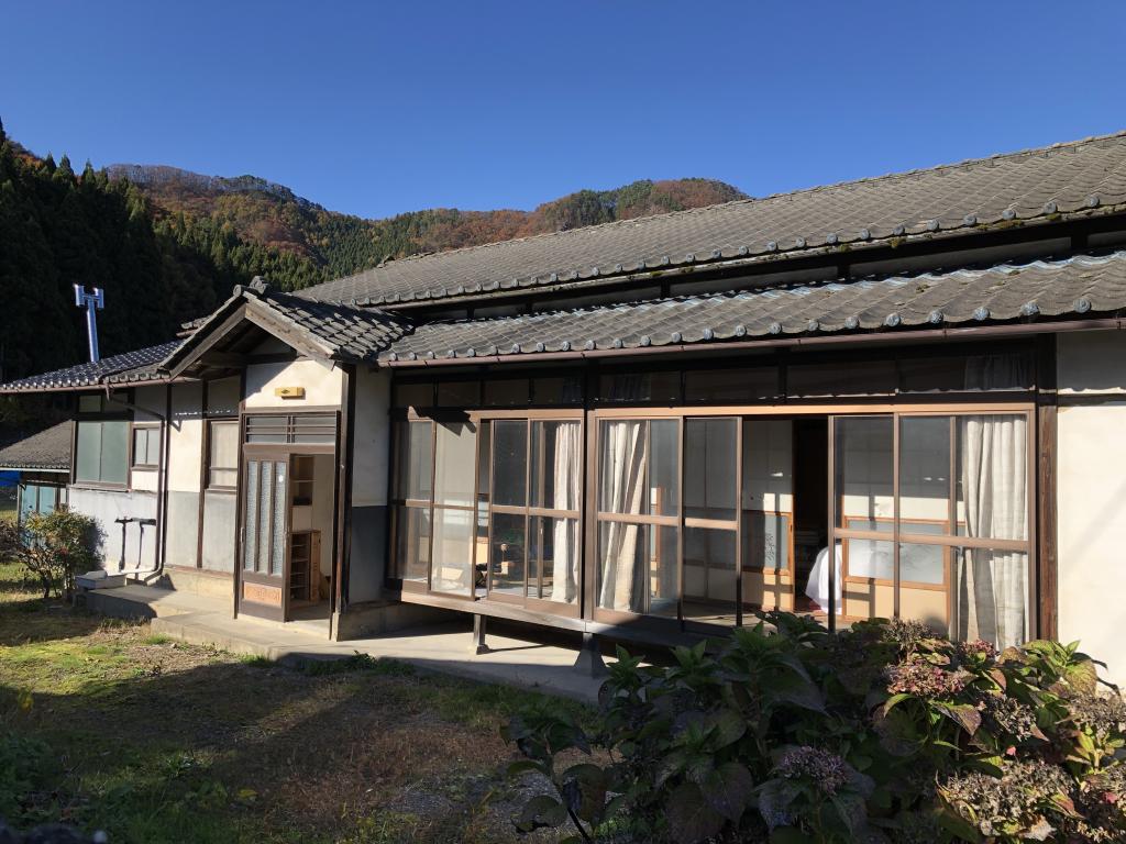 長野県上高井郡高山村大字中山
				822番地