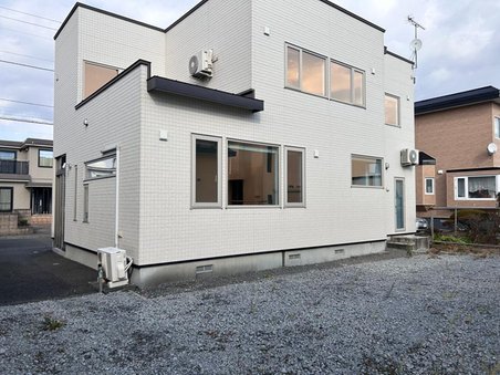 北海道苫小牧市豊川町３-16-19