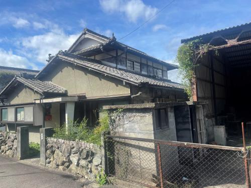 徳島県美馬市脇町大字猪尻字西ノ久保