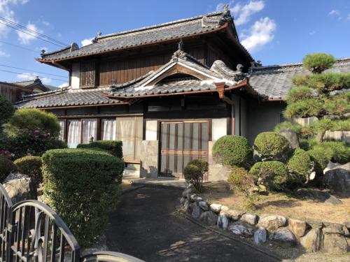 徳島県美馬市美馬町字小長谷