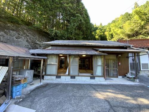 山口県岩国市美川町添谷