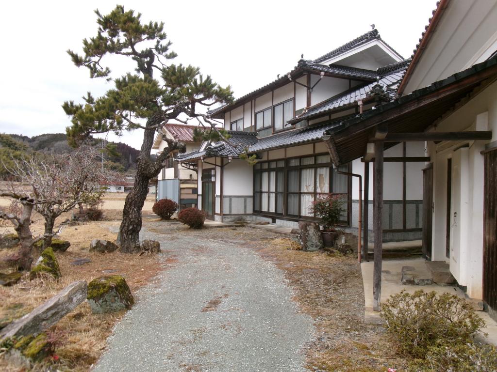 兵庫県佐用郡佐用町福澤
				-