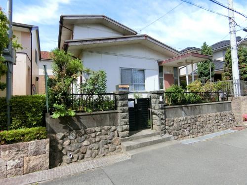 兵庫県三木市志染町中自由が丘１丁目