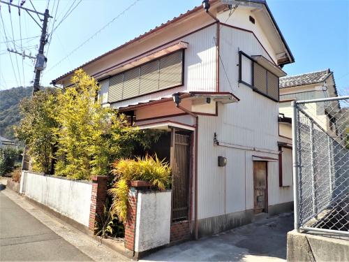 大分県津久見市中田町