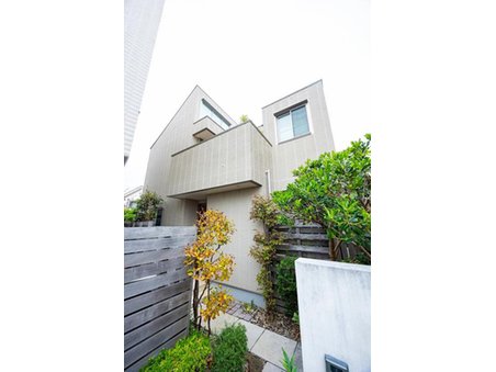 神奈川県茅ヶ崎市東海岸北５