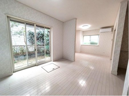 神奈川県横須賀市西逸見町３